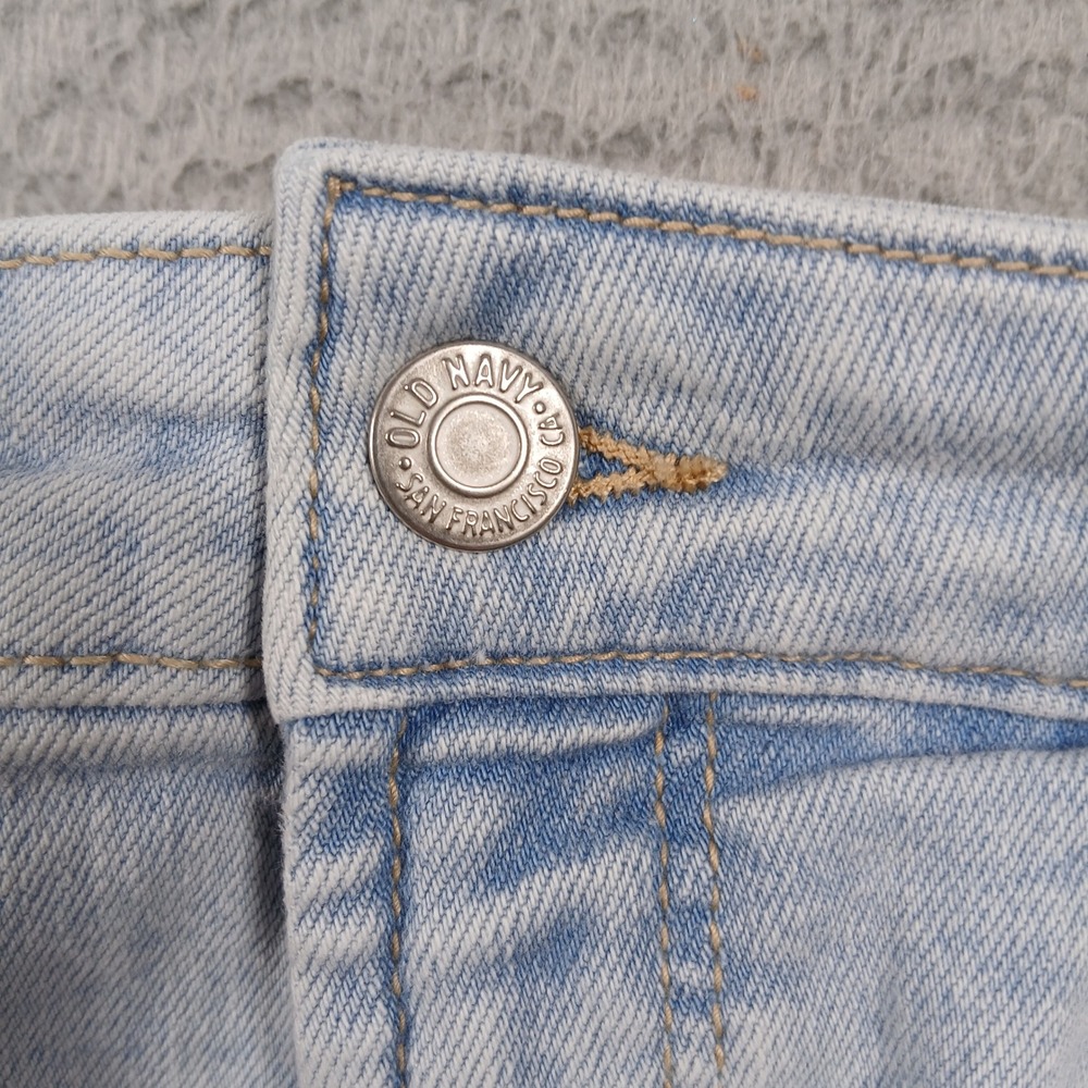 Old Navy High Rise Capri Jeans Light Wash Secret-Smooth Pockets Women's 12 EUC‎ - Picture 7 of 14